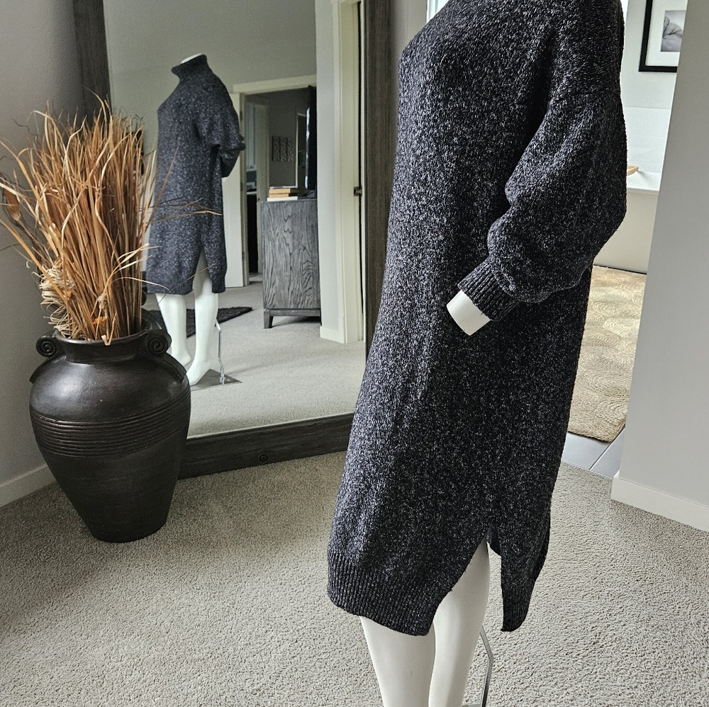 EUC Size Large Black and Gray H&M Sweaterdress